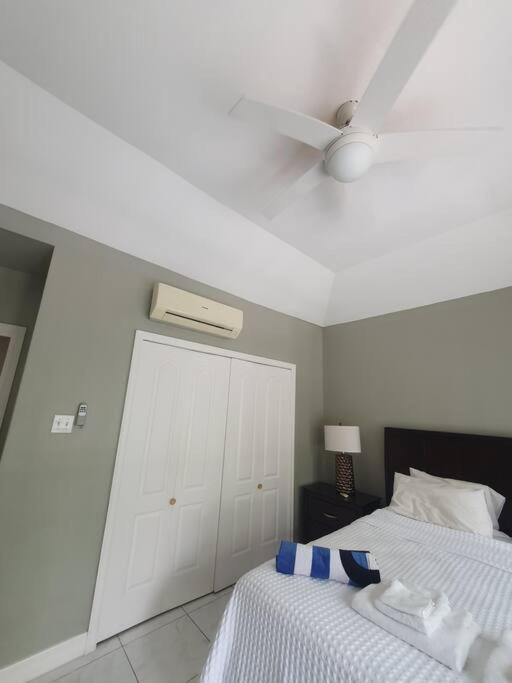 Townhouse By The Bay, Little Bay Country Club ,Negril Βίλα Orange Bay Εξωτερικό φωτογραφία